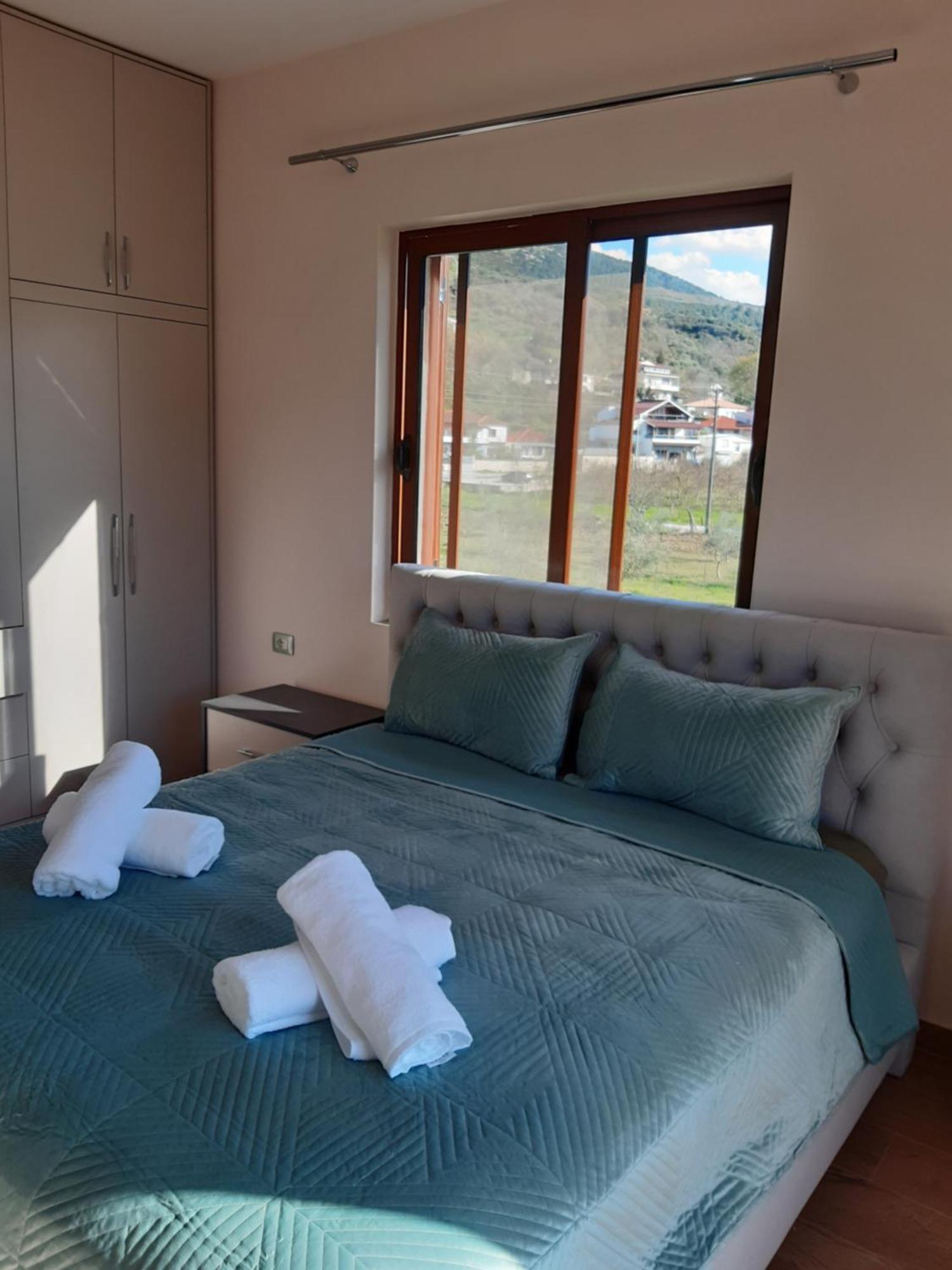 Villa Ari Берат Екстериор снимка