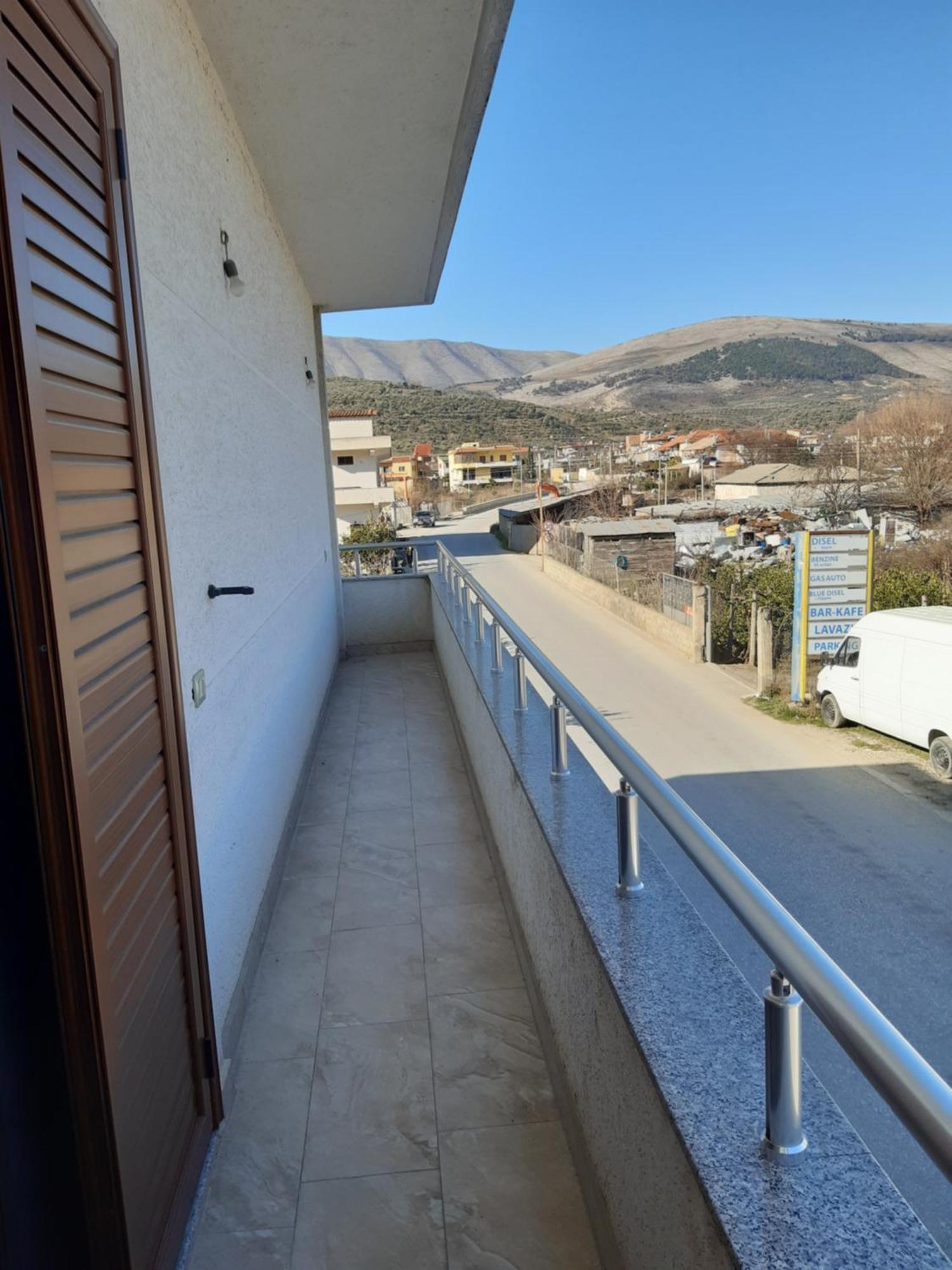 Villa Ari Берат Екстериор снимка