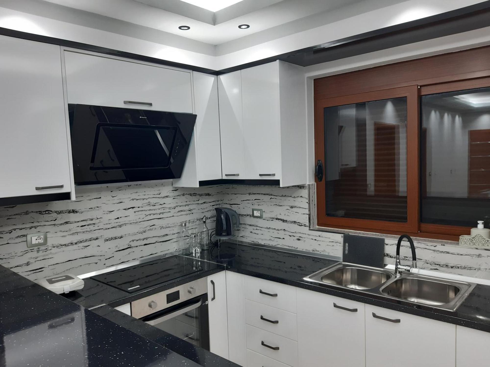Villa Ari Берат Екстериор снимка