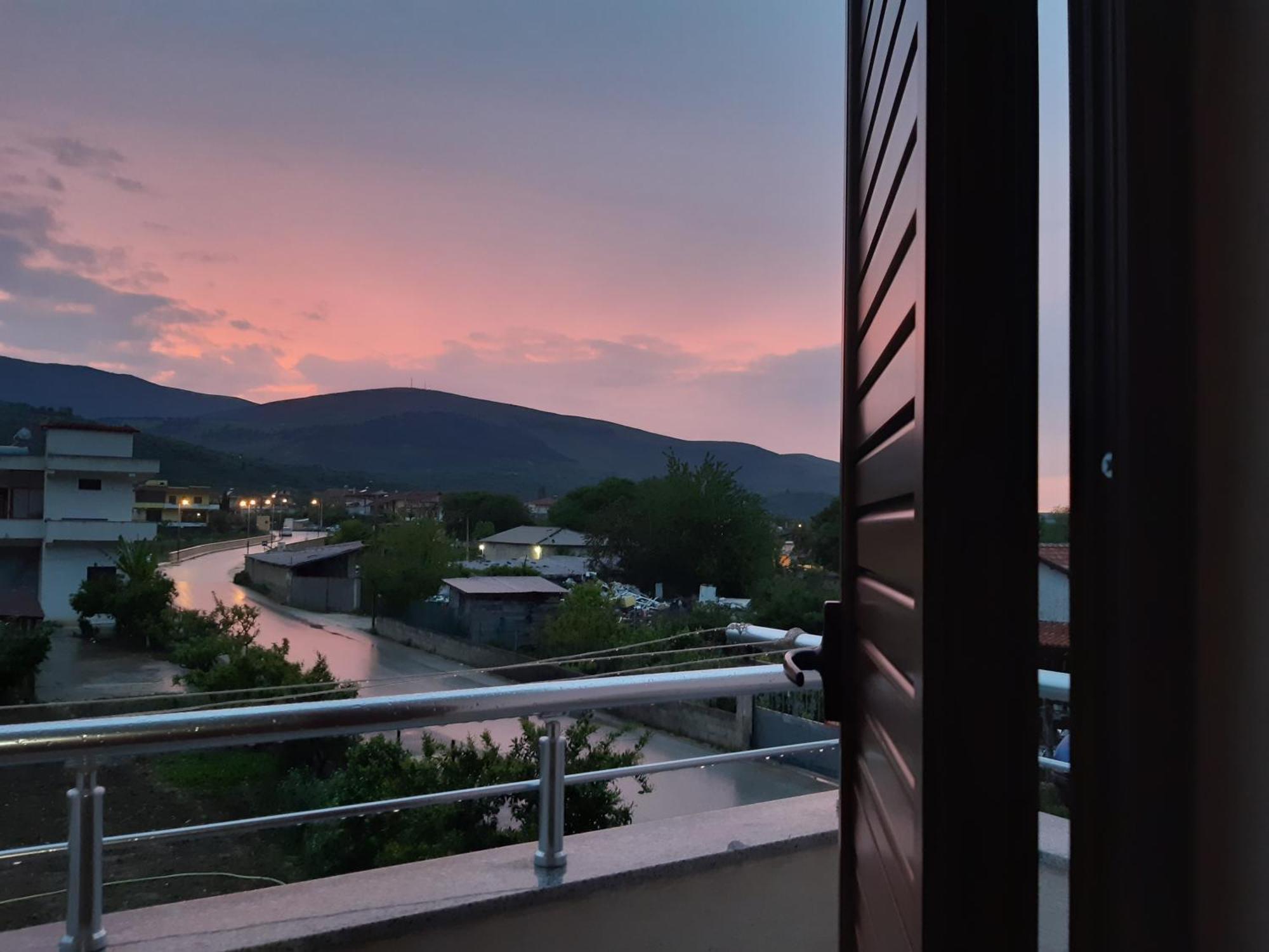 Villa Ari Берат Екстериор снимка