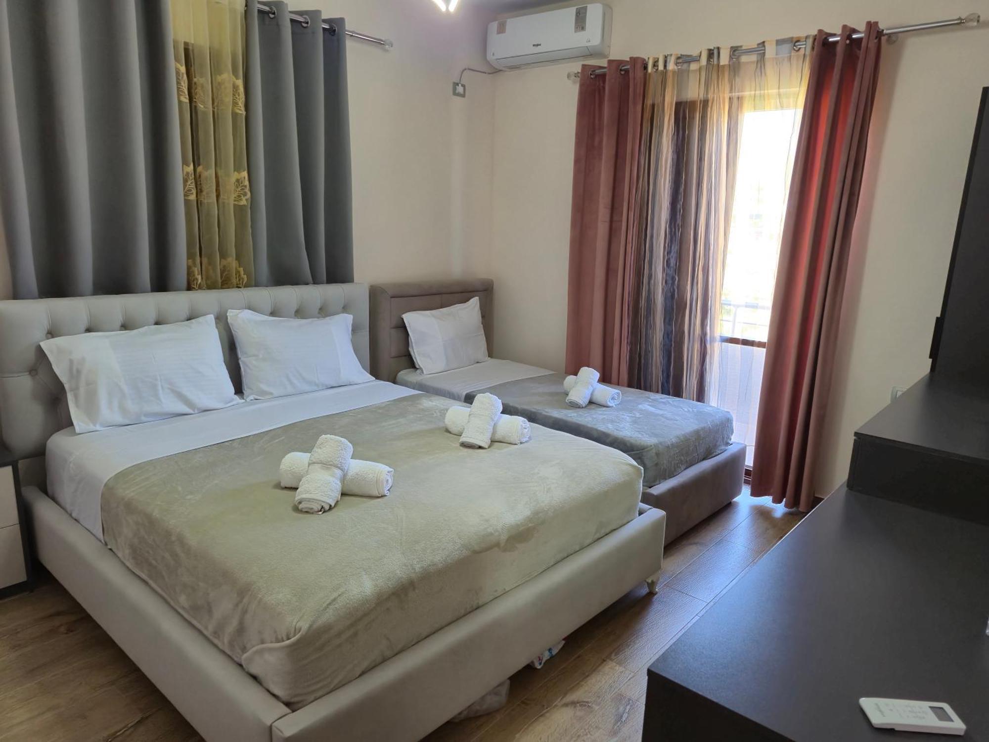 Villa Ari Берат Екстериор снимка